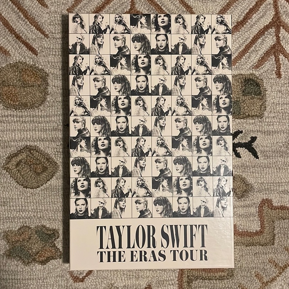 TAYLOR SWIFT The Eras Tour VIP Box